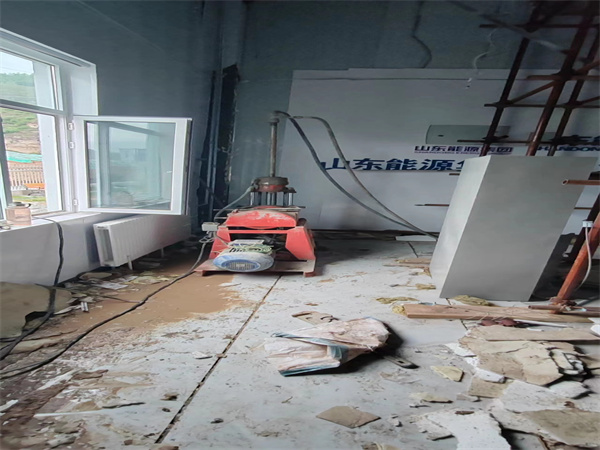 三元地基基础下沉墙体裂缝加固注浆顶升施工